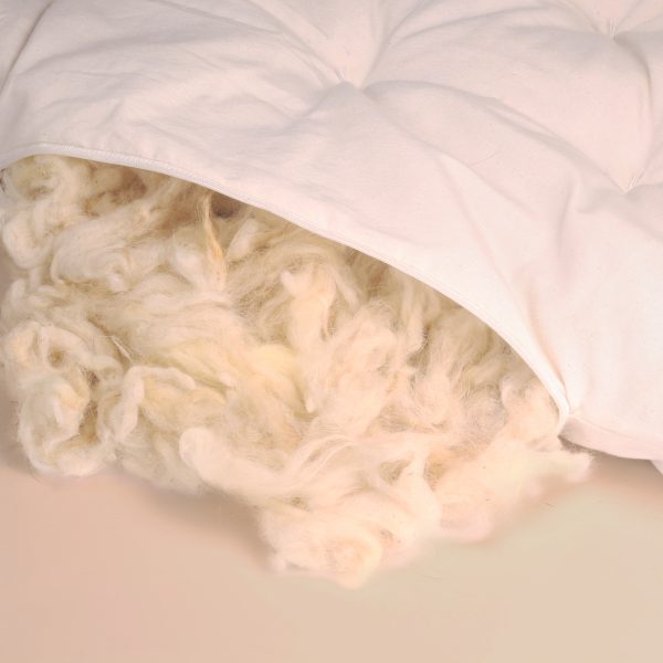 بالشت لایه دوزی پشمی پر شده با الیاف مصنوعی